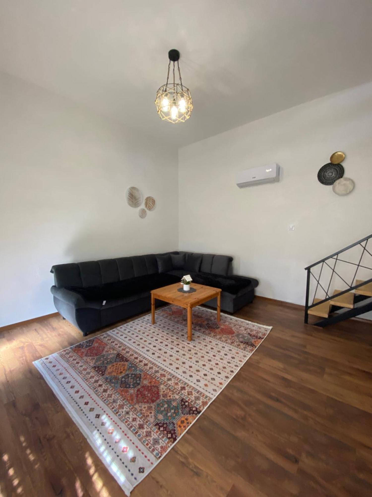 Bihać Hill House Emirヴィラ エクステリア 写真